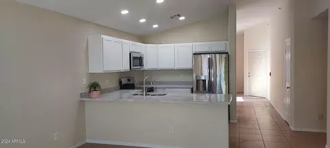 6917 S 11th Dr, Phoenix, AZ 85041 photo 4