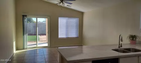 6917 S 11th Dr, Phoenix, AZ 85041 photo 5