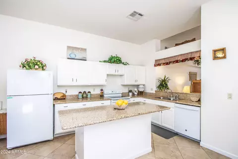 1902 E Citation Ln, Tempe, AZ 85284 photo 14