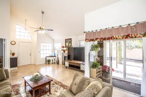 1902 E Citation Ln, Tempe, AZ 85284 photo 9