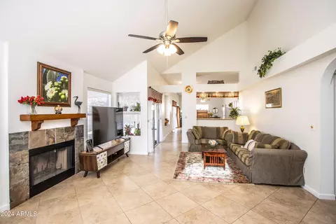 1902 E Citation Ln, Tempe, AZ 85284 photo 5