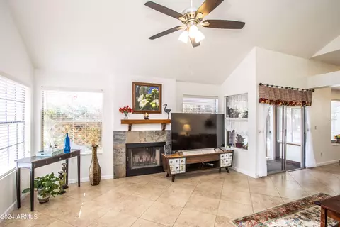 1902 E Citation Ln, Tempe, AZ 85284 photo 6