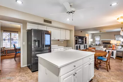 Kitchen - 7533 E Kiva Ave, Mesa, AZ 85209 photo 5 of 8
