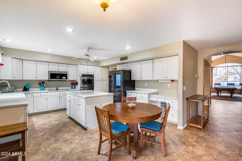 Kitchen - 7533 E Kiva Ave, Mesa, AZ 85209 photo 4 of 8