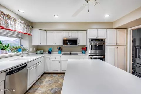 Kitchen - 7533 E Kiva Ave, Mesa, AZ 85209 photo 1 of 8
