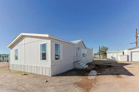 596 S Delaware Dr, Apache Junction, AZ 85120