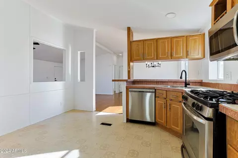 596 S Delaware Dr, Apache Junction, AZ 85120 photo 11
