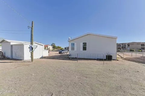596 S Delaware Dr, Apache Junction, AZ 85120 photo 3