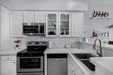 3633 N 3rd Ave #2103, Phoenix, AZ 85013 photo 8