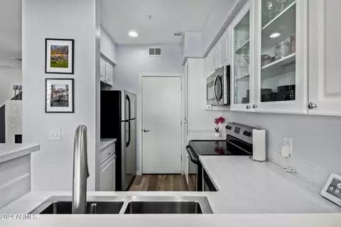 3633 N 3rd Ave #2103, Phoenix, AZ 85013 photo 9