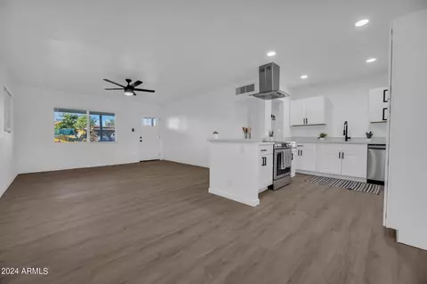2601 W Avalon Dr, Phoenix, AZ 85017 photo 8