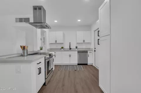 2601 W Avalon Dr, Phoenix, AZ 85017 photo 9