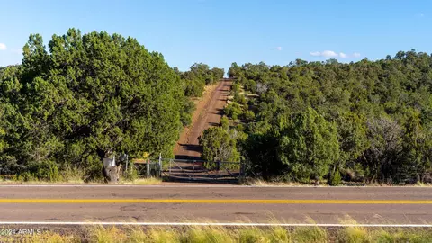 35691 Sr61 -- #E, Vernon, AZ 85940