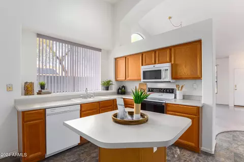 20450 N 39th Dr, Glendale, AZ 85308