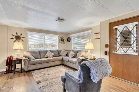 5539 E Harmon Cir, Mesa, AZ 85215 photo 9