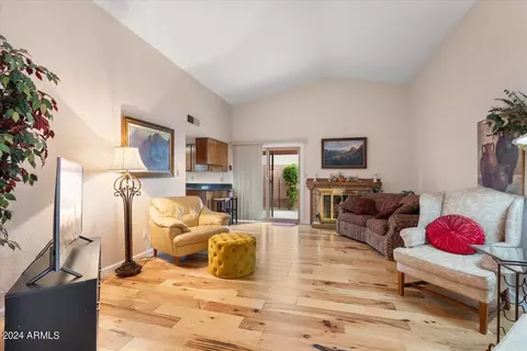 944 E Grandview Rd, Phoenix, AZ 85022 photo 8