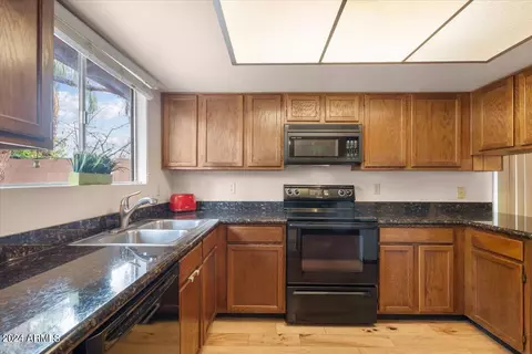 944 E Grandview Rd, Phoenix, AZ 85022 photo 6
