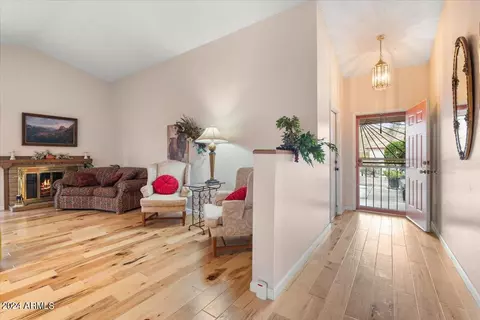 944 E Grandview Rd, Phoenix, AZ 85022 photo 2