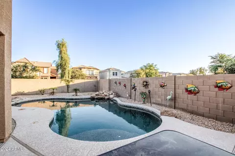Exterior - 6830 S 39th Dr, Phoenix, AZ 85041 photo 10 of 10