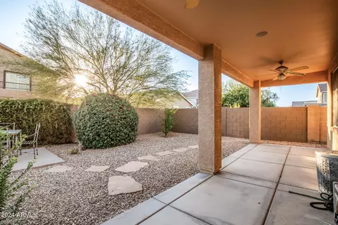 Exterior - 6830 S 39th Dr, Phoenix, AZ 85041 photo 7 of 10