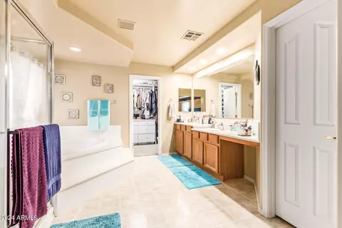 Bath - 6830 S 39th Dr, Phoenix, AZ 85041 photo 2 of 5