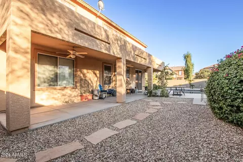 Exterior - 6830 S 39th Dr, Phoenix, AZ 85041 photo 9 of 10
