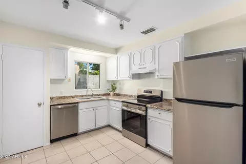 1450 E Bethany Home Rd #33, Phoenix, AZ 85014 photo 4
