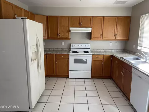 3335 W Libby St, Phoenix, AZ 85053 photo 2