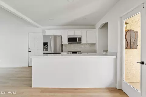 720 E Alice Ave #103, Phoenix, AZ 85020
