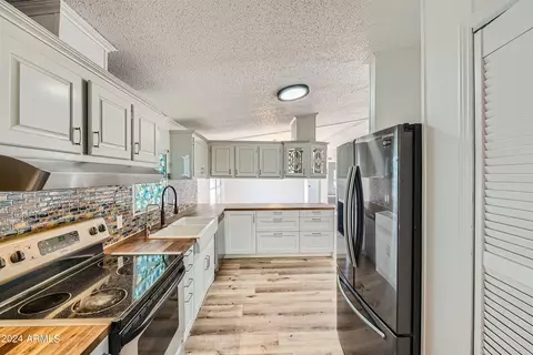 1954 S Mariposa Rd, Apache Junction, AZ 85119 photo 9