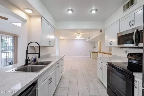 10335 W Desert Forest Cir, Sun City, AZ 85351