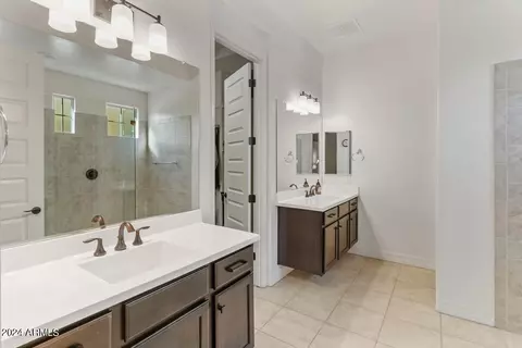 3413 E Robin Ln, Phoenix, AZ 85050 photo 18