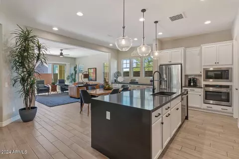 3413 E Robin Ln, Phoenix, AZ 85050