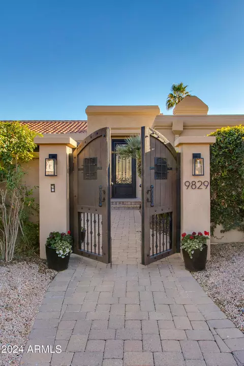 9829 E Topaz Dr, Scottsdale, AZ 85258