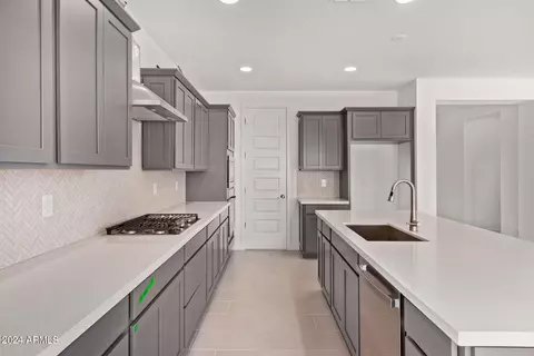Kitchen - 7812 E Quartet Ave, Mesa, AZ 85212 photo 3 of 3