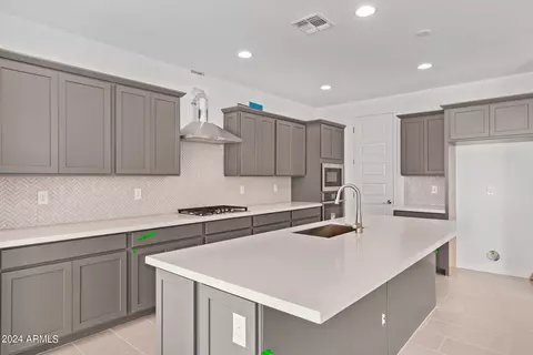 Kitchen - 7812 E Quartet Ave, Mesa, AZ 85212 photo 2 of 3