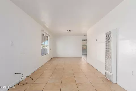 629 W Romley Ave, Phoenix, AZ 85041 photo 8