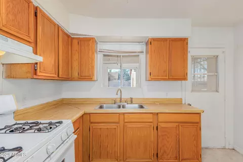 629 W Romley Ave, Phoenix, AZ 85041 photo 12