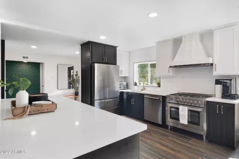 Kitchen - 438 W Harmont Dr, Phoenix, AZ 85021 photo 3 of 6