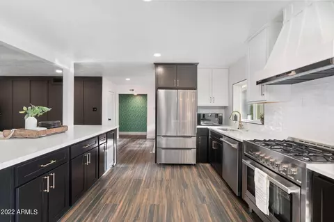 Kitchen - 438 W Harmont Dr, Phoenix, AZ 85021 photo 6 of 6
