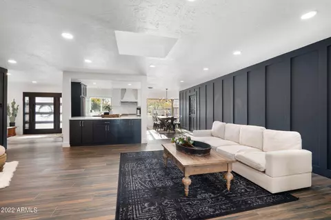 Living - 438 W Harmont Dr, Phoenix, AZ 85021 photo 4 of 8