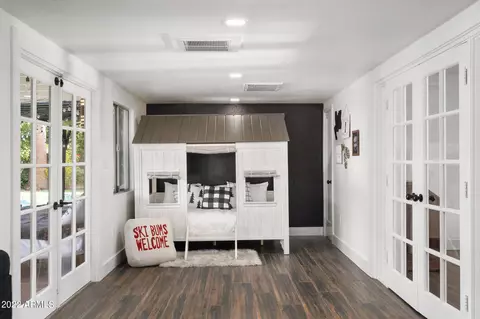 Bedroom - 438 W Harmont Dr, Phoenix, AZ 85021 photo 1 of 11