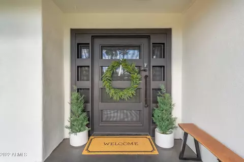 Entry Way - 438 W Harmont Dr, Phoenix, AZ 85021 photo 1 of 2