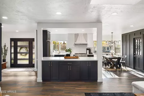 Kitchen - 438 W Harmont Dr, Phoenix, AZ 85021 photo 2 of 6