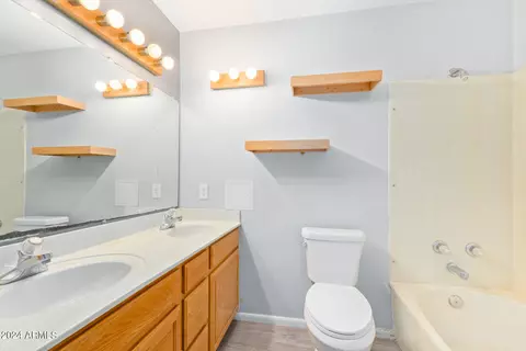 Bath - 41 E Fairmont Dr, Tempe, AZ 85282 photo 3 of 3