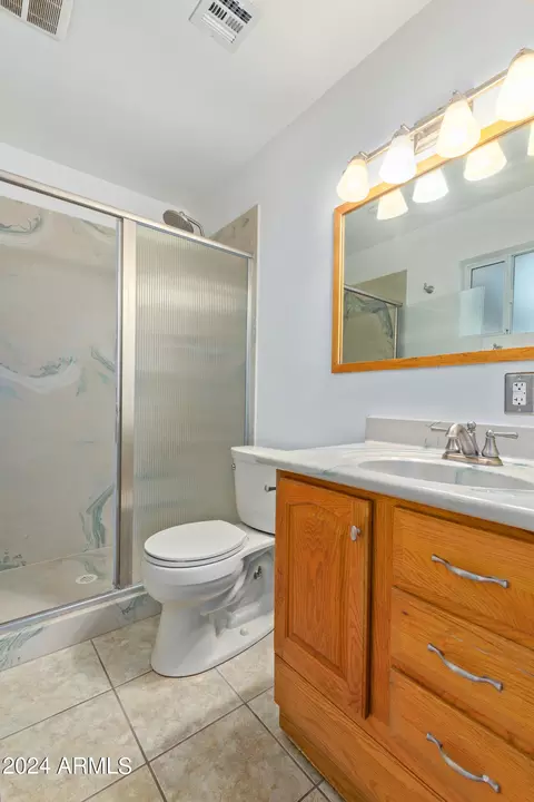 Bath - 41 E Fairmont Dr, Tempe, AZ 85282 photo 2 of 3
