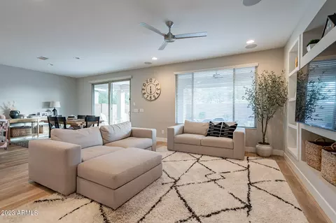 2815 E Tina Dr, Phoenix, AZ 85050 photo 4