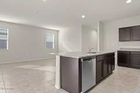 18633 W Desert Hollow Dr, Surprise, AZ 85387 photo 12