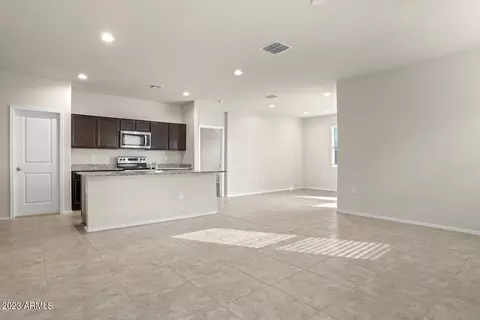 18633 W Desert Hollow Dr, Surprise, AZ 85387 photo 16