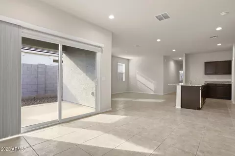 18633 W Desert Hollow Dr, Surprise, AZ 85387 photo 20